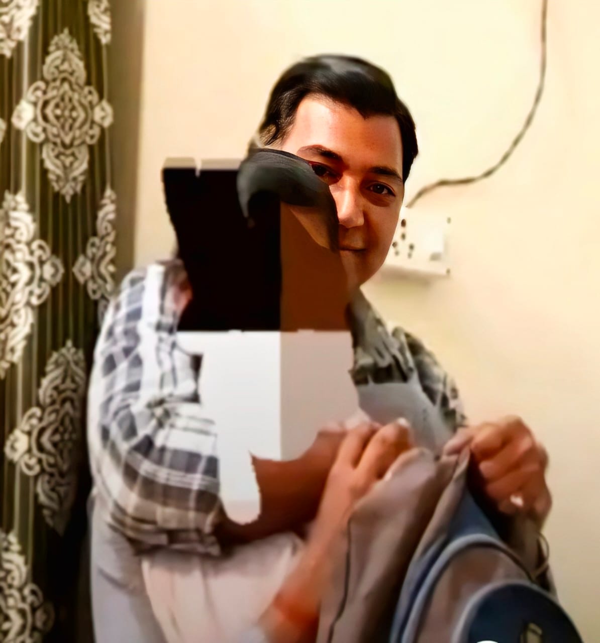 UP:- हाथरस के PG कॉलेज के प्रोफेसर पर छात्राओं के यौन शोषण के आरोप में FIR दर्ज
