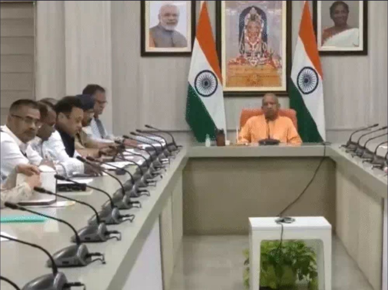 लखनऊ महिला हत्याकांड के बाद सरकार का बड़ा आदेश: यूपी के सभी ऑटो-ई रिक्शा ड्राइवर का वेरिफिकेशन होगा, सीएम ने पुलिस कमिश्नर को फटकारा…