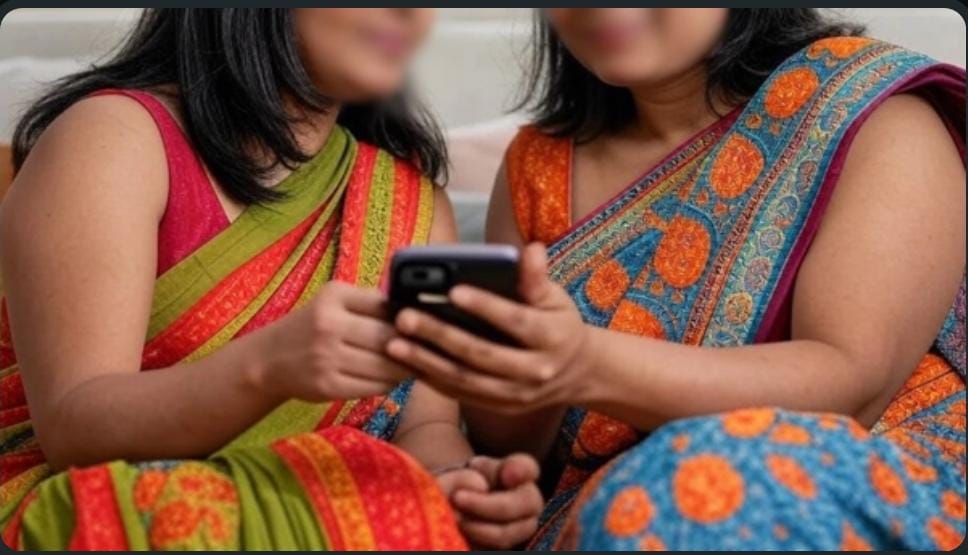 पति ने लगाई फांसी, पत्नी और सास 44 मिनट तक ऑनलाइन देखती रहीं पुलिस ने किया गिरफ्तार..