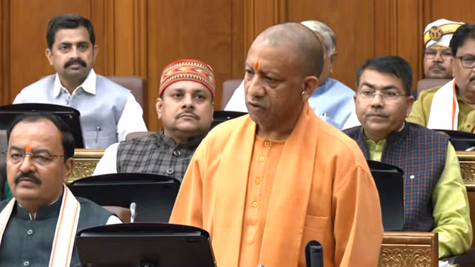 औरंगजेब को आदर्श मानने वाले विधायक को यूपी भेजिए, इलाज कर देंगे’; अबू आजमी का नाम लिए बिना योगी का हमला