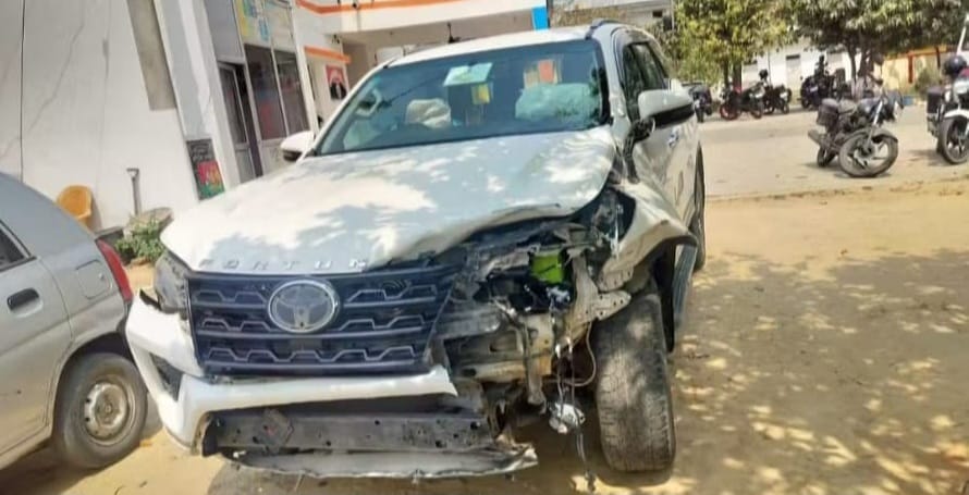 सिद्धार्थनगर विधायक सैय्यदा खातून की गाड़ी से हादसा