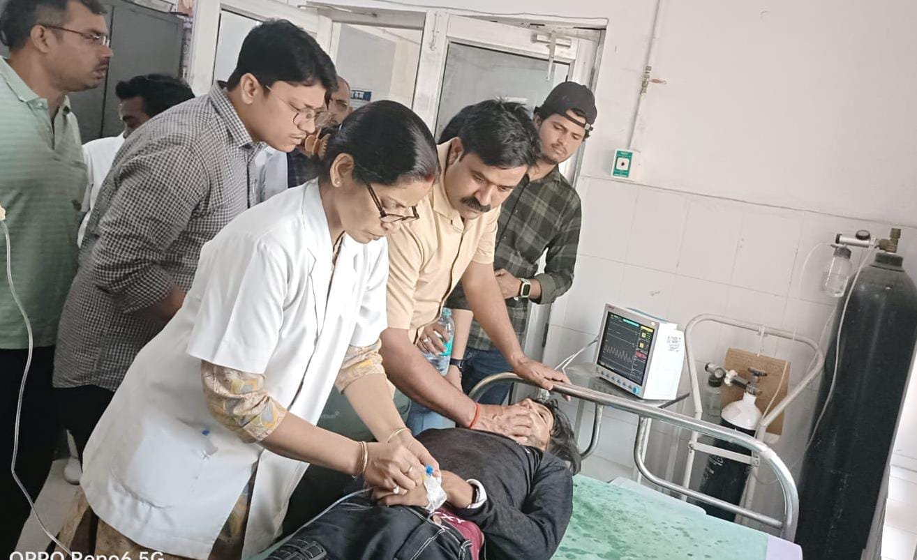 प्रतापगढ़ : पुलिस कस्टडी में आरोपी युवक की हालत बिगड़ीआनन-फानन में युवक को हॉस्पिटल में कराया भर्ती