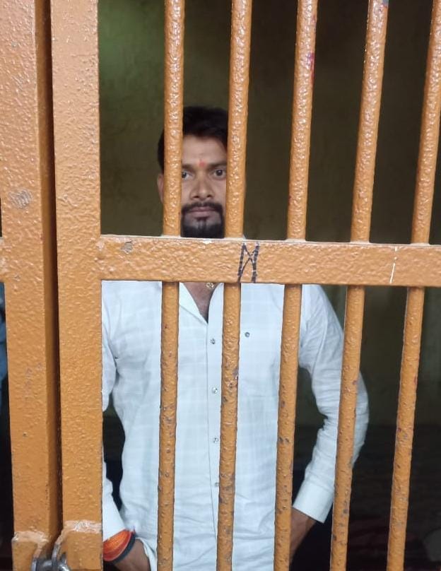 गोरखपुर में SHO चिलुआताल अतुल श्रीवास्तव की बड़ी सफलता हिस्ट्रीशीटर रजनीश को किया गिरफ्तार