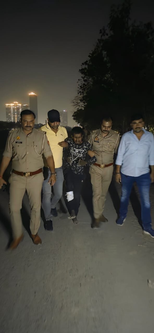 नोएडा:पुलिस की चेकिंग के दौरान शातिर लुटेरे से मुठभेड़…