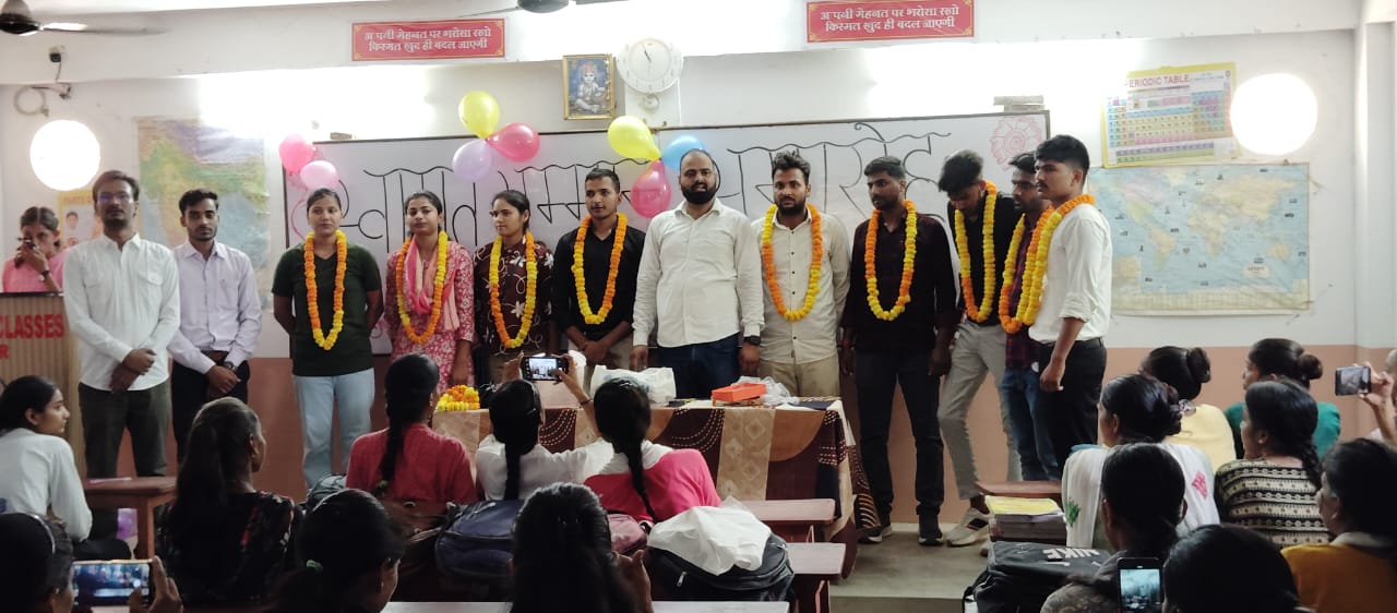 श्री कृष्णा क्लासेज कादीपुर कोचिंग संस्थान में यूपी व बिहार पुलिस में चयनित छात्रों का स्वागत सम्मान समारोह का आयोजन हुआ संपन्न
