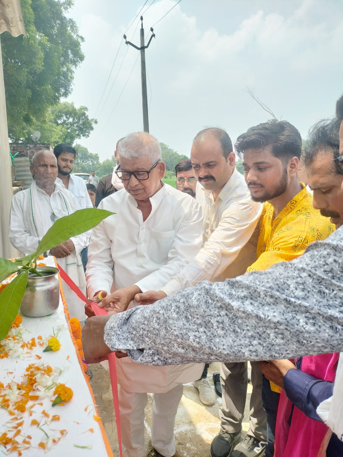 सीसी रोड का उद्घाटन समारोह कार्यक्रम हुआ संपन्न