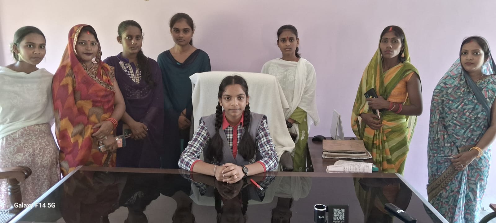 मिशन शक्ति के तहत जीत बहादुर सिंह इंटर कॉलेज की छात्रा सौम्या बनी एक दिन के लिए प्रिंसिपल
