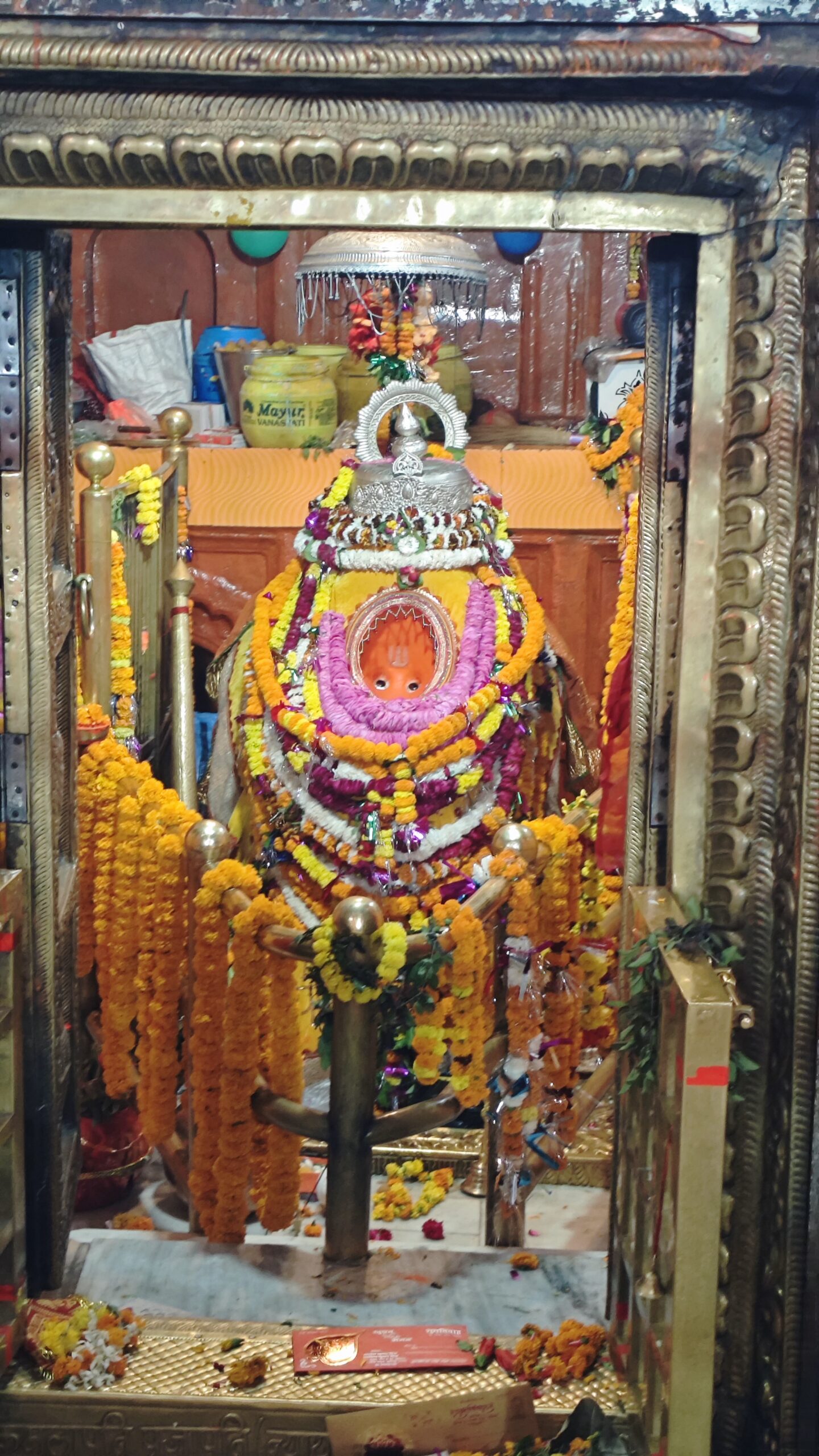 विजेथुआ धाम में नया नियम अब हनुमानजी के दर्शन होंगे बाहर से — भक्तों की सुरक्षा और सुविधा को ध्यान में रखते हुए लिया गया फैसला