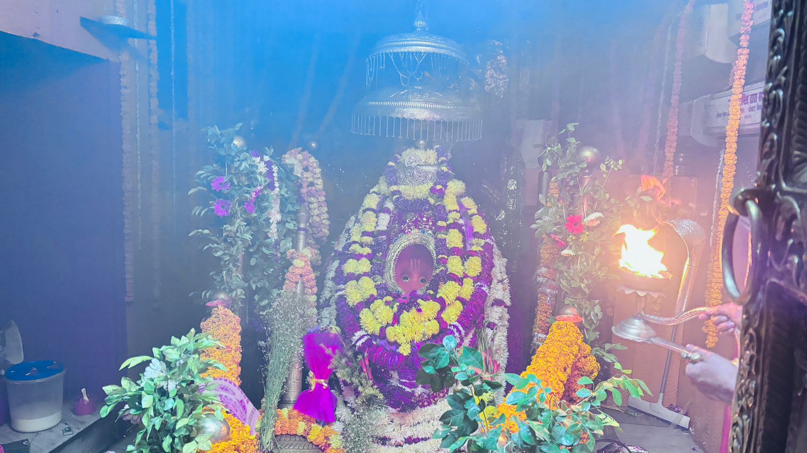 नववर्ष के 2026 के पहले दिन विजेथुआ महावीरन धाम मे उमड़ी श्रद्धांलुओ की भारी भीड़