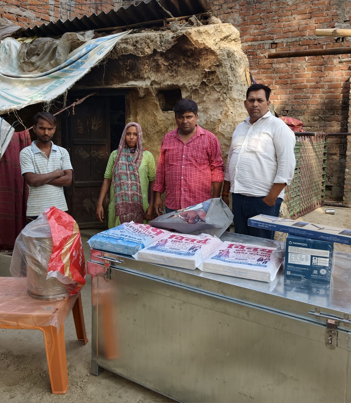 जन कल्याण सेवा समिति के पदाधिकारियों का अनुकरणीय कार्य एक बिना मां-बाप की बिटिया की चिन्ता दूरकर,शादी हेतु किया मदद