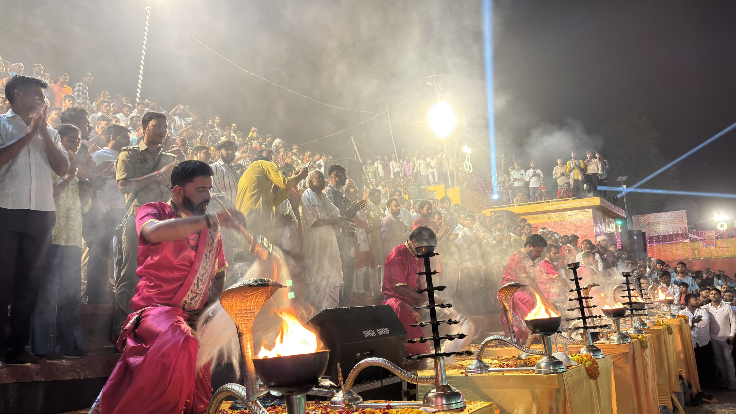 विजेथुआ महावीरन धाम में हनुमान जन्मोत्सव की धूम, उमड़ा आस्था का जनसैलाब